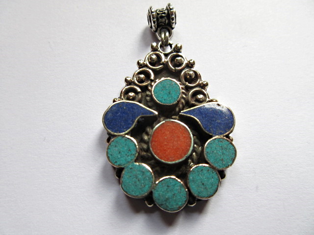 Pendentif en turquoise et corail - modle 8